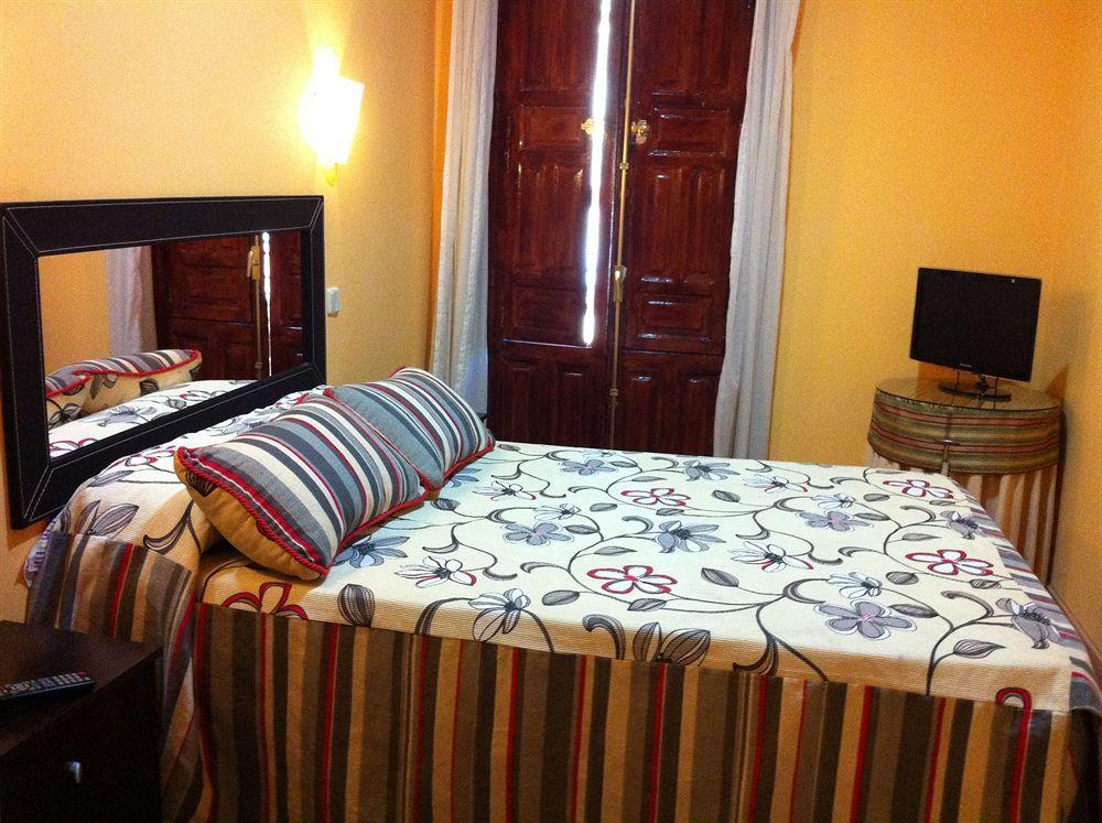 Hostal Nersan2 Мадрид Экстерьер фото