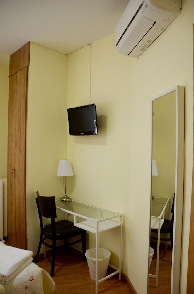 Hostal Nersan2 Мадрид Экстерьер фото