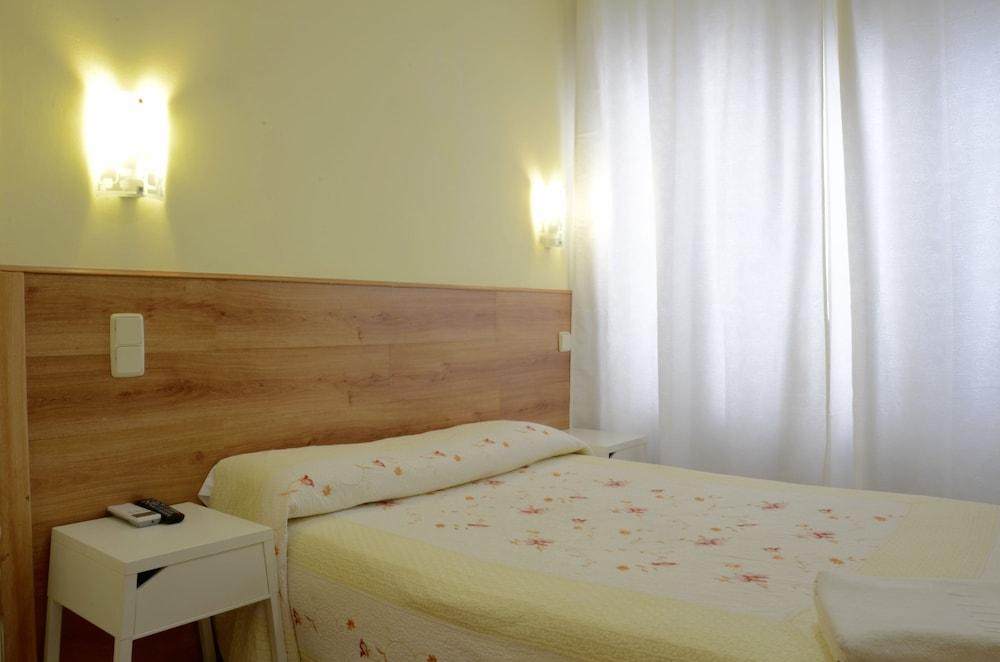Hostal Nersan2 Мадрид Экстерьер фото