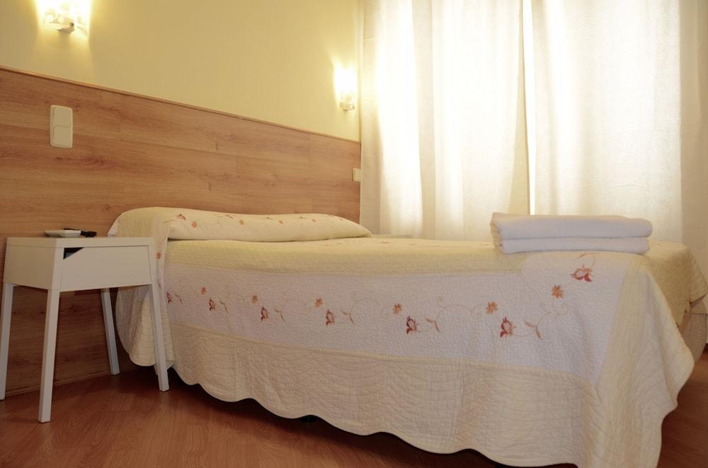 Hostal Nersan2 Мадрид Экстерьер фото