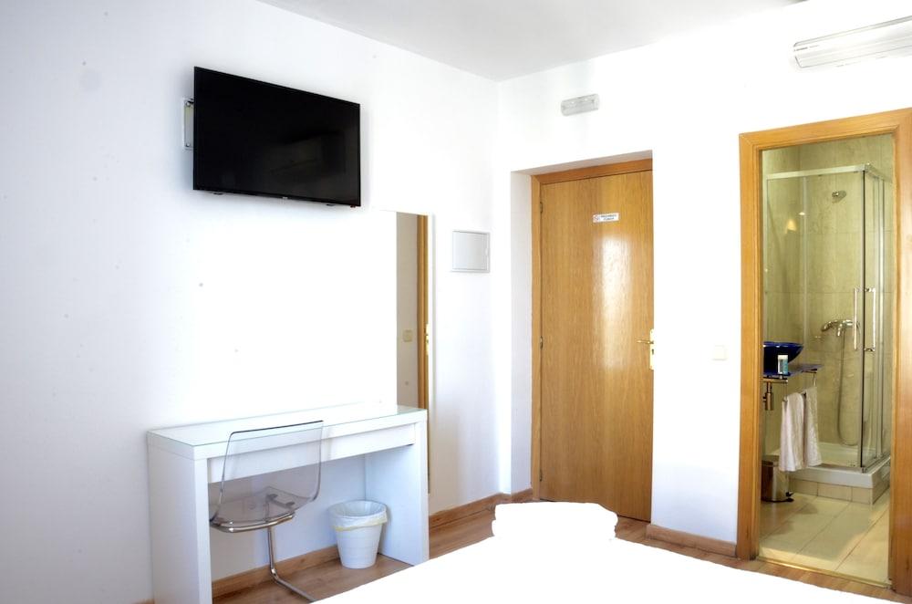 Hostal Nersan2 Мадрид Экстерьер фото