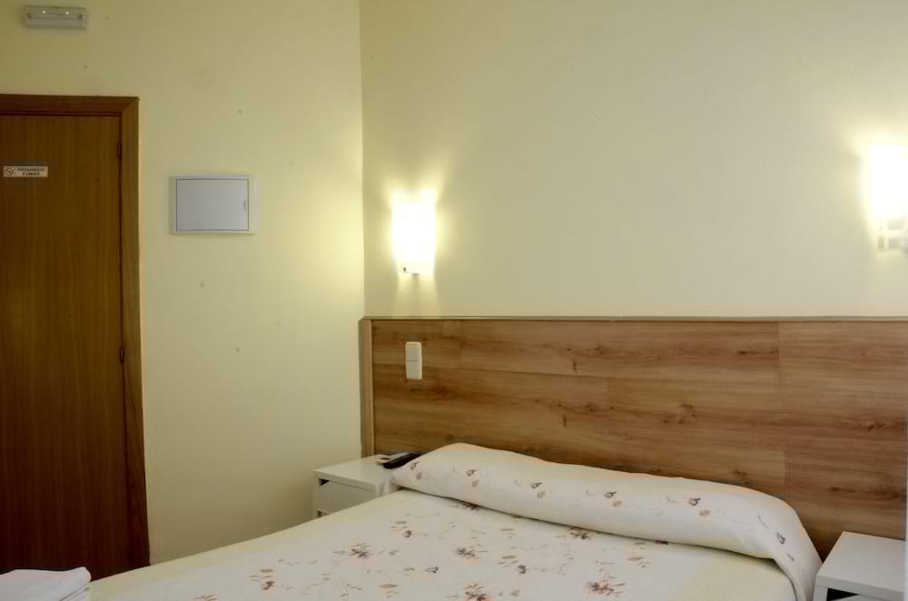 Hostal Nersan2 Мадрид Экстерьер фото
