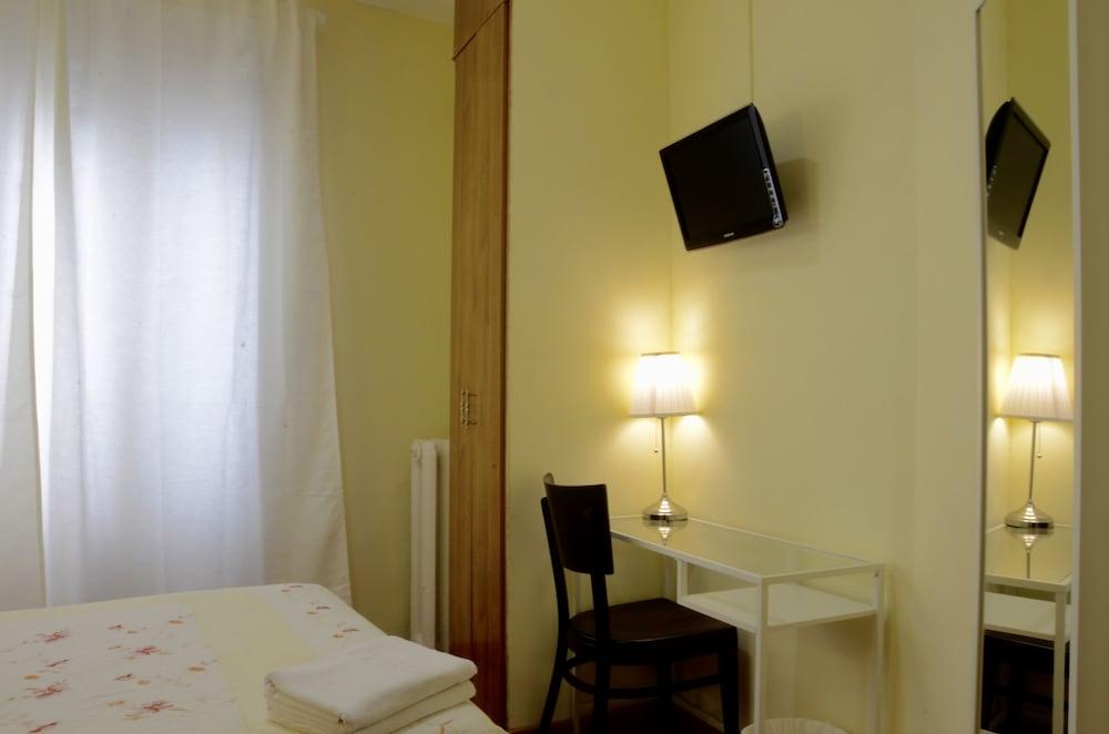 Hostal Nersan2 Мадрид Экстерьер фото