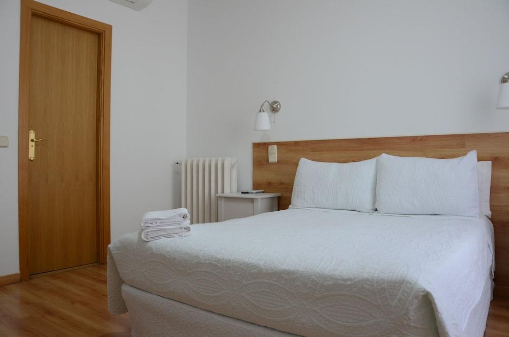Hostal Nersan2 Мадрид Экстерьер фото