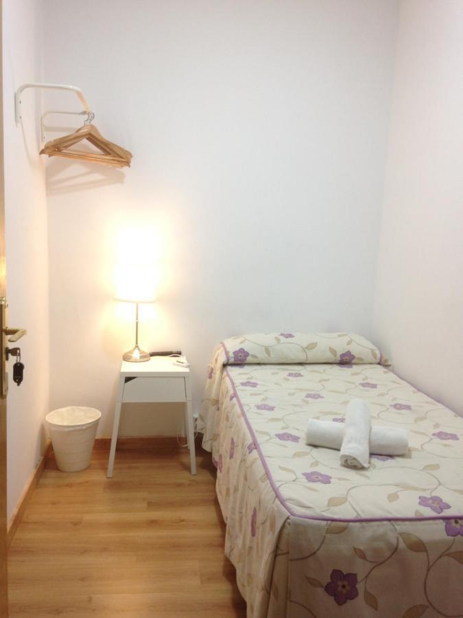 Hostal Nersan2 Мадрид Экстерьер фото